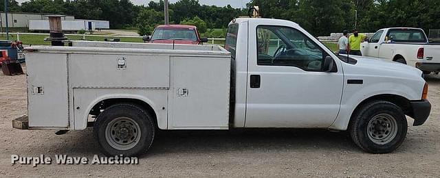 Image of Ford F-250 equipment image 3