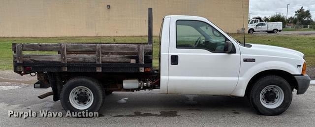 Image of Ford F-250 equipment image 3