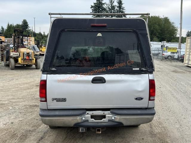 Image of Ford F-250 equipment image 4