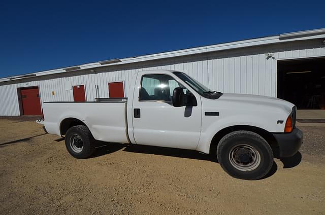 Image of Ford F-250 equipment image 1