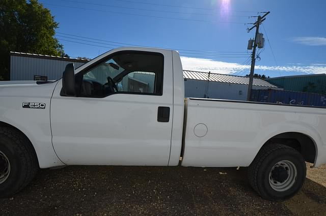 Image of Ford F-250 equipment image 4