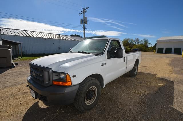 Image of Ford F-250 equipment image 3