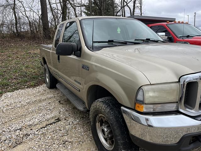 Image of Ford F-250 equipment image 2