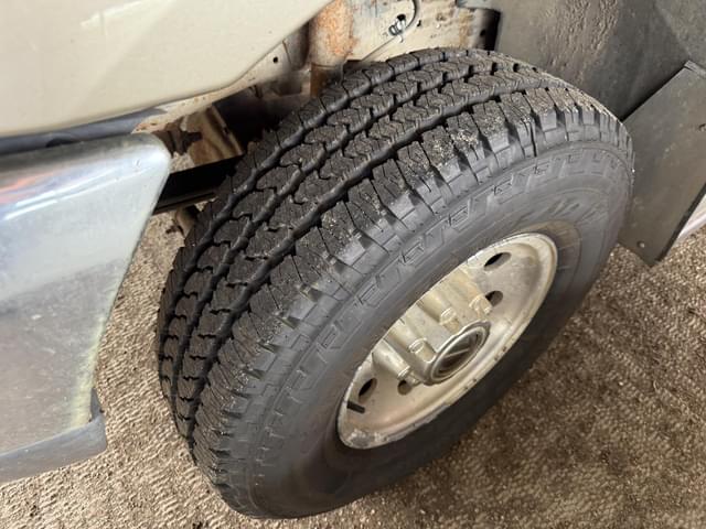Image of Ford F-250 equipment image 3