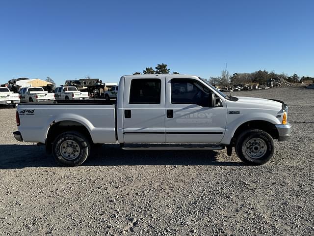 Image of Ford F-250 equipment image 3