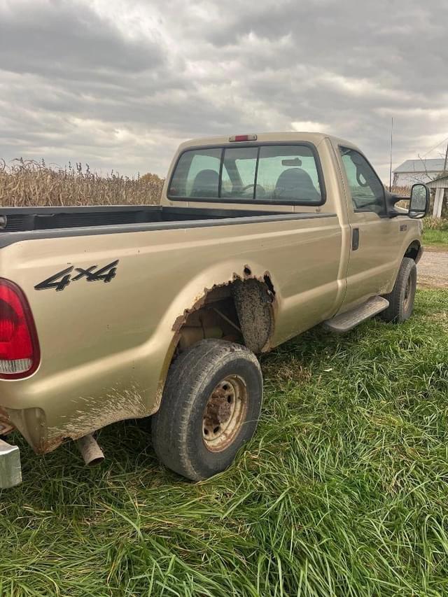 Image of Ford F-350 equipment image 4