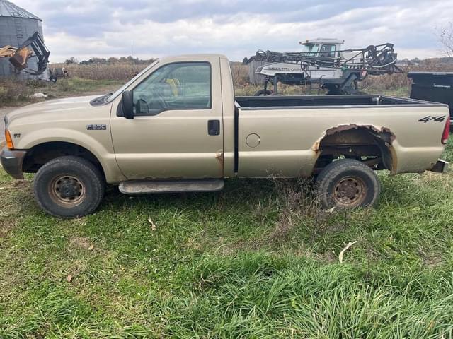 Image of Ford F-350 equipment image 2