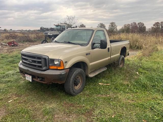 Image of Ford F-350 equipment image 1