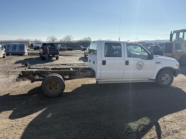 Image of Ford F-350 equipment image 3