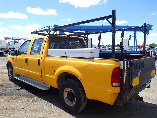 Image of Ford F-350 equipment image 4