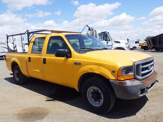 Image of Ford F-350 equipment image 2