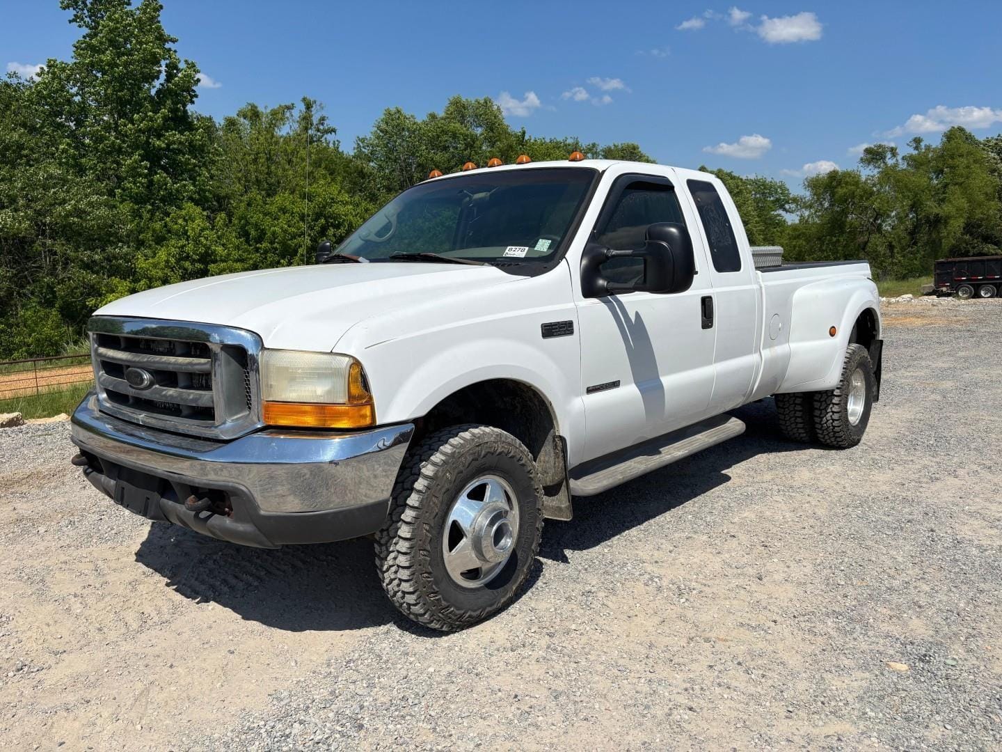 2000 Ford F-350 Equipment Image0
