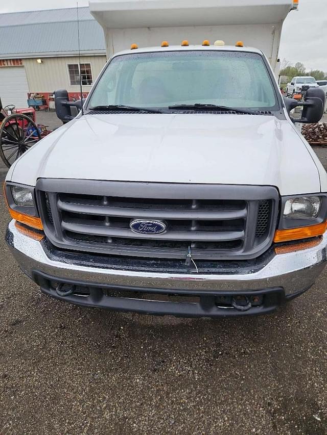 Image of Ford F-350 equipment image 1