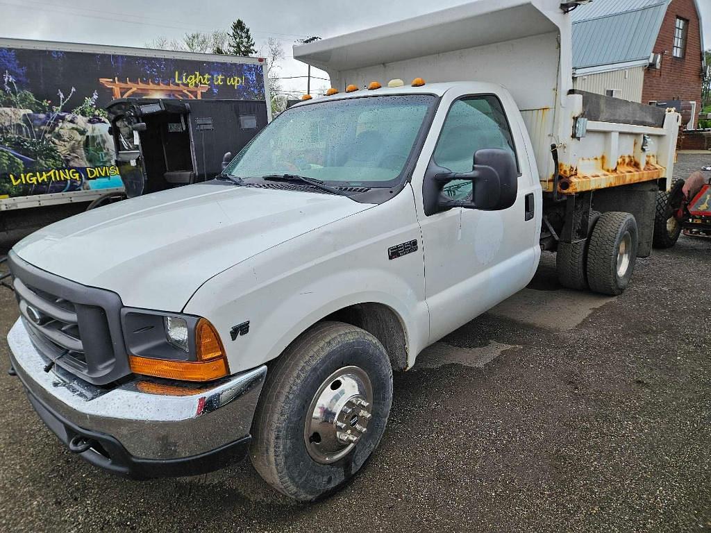 Image of Ford F-350 Primary image