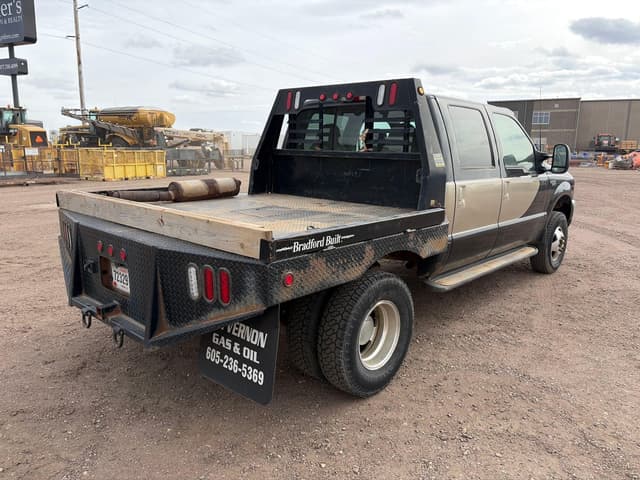 Image of Ford F-350 equipment image 2