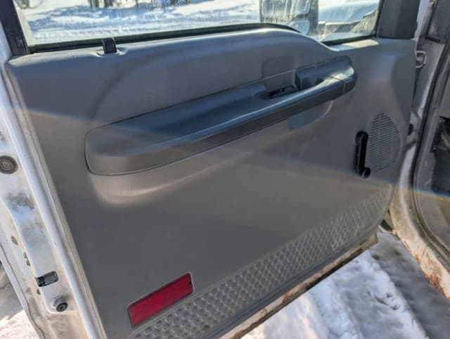 Image of Ford F-350 equipment image 3