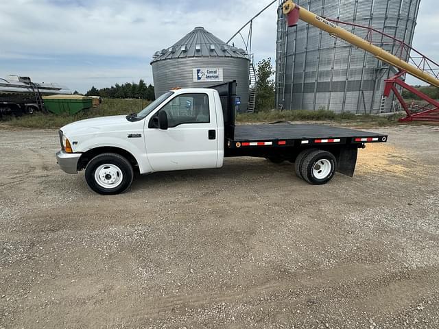 Image of Ford F-350 equipment image 1