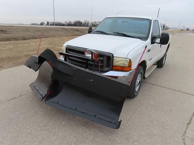 Image of Ford F-350 equipment image 1