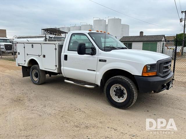 Image of Ford F-350 equipment image 1