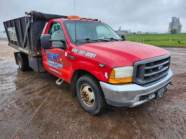 Image of Ford F-350 equipment image 1