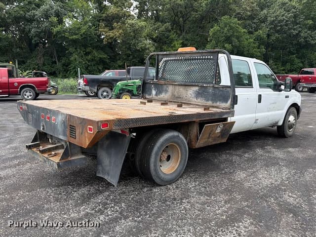 Image of Ford F-350 equipment image 4