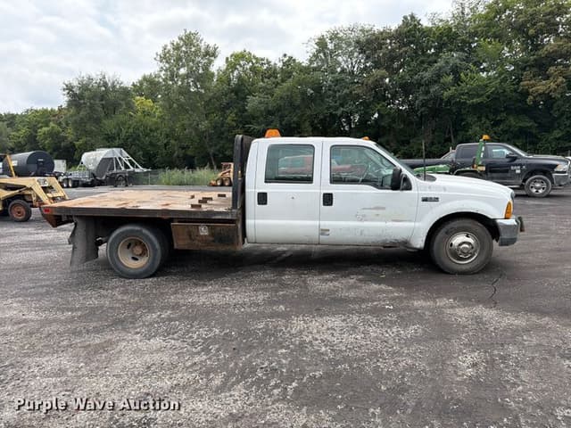 Image of Ford F-350 equipment image 3