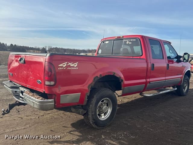 Image of Ford F-350 equipment image 4