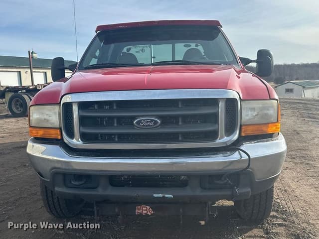 Image of Ford F-350 equipment image 1