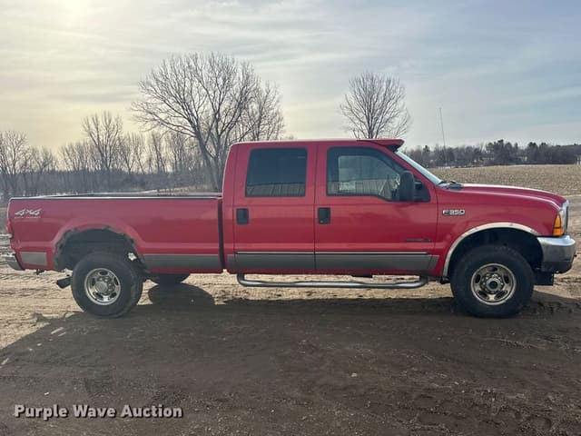 Image of Ford F-350 equipment image 3