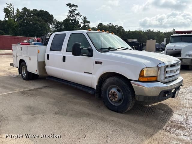 Image of Ford F-350 equipment image 2