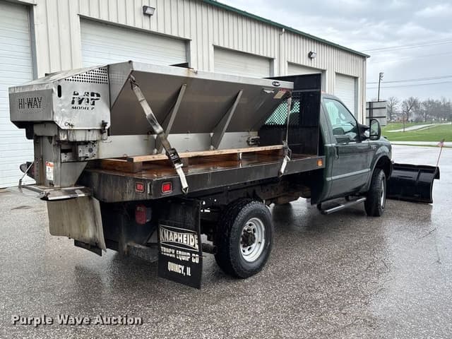 Image of Ford F-350 equipment image 4