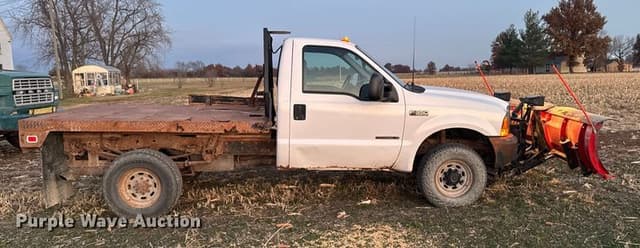 Image of Ford F-350 equipment image 3