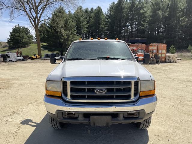 Image of Ford F-350 equipment image 1