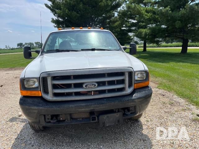 Image of Ford F-350 equipment image 2