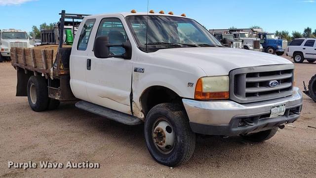 Image of Ford F-350 equipment image 2