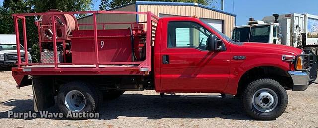 Image of Ford F-350 equipment image 3