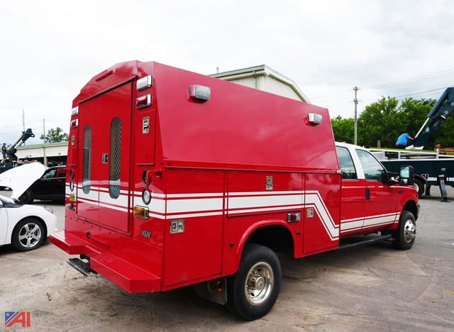 Image of Ford F-350 equipment image 4