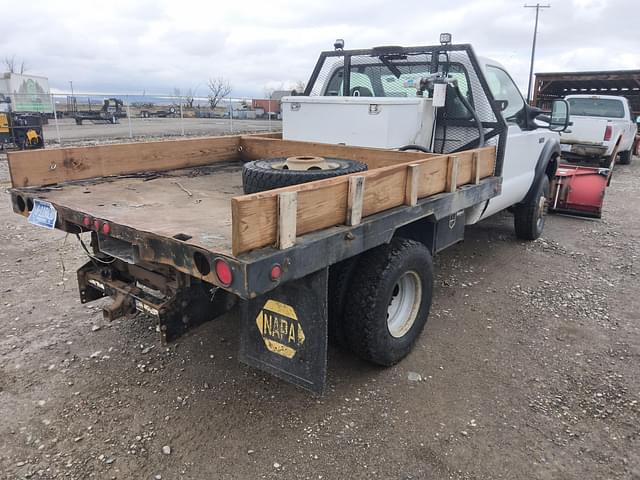 Image of Ford F-350 equipment image 4