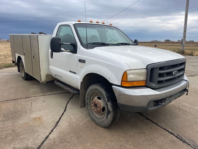 Image of Ford F-350 equipment image 1