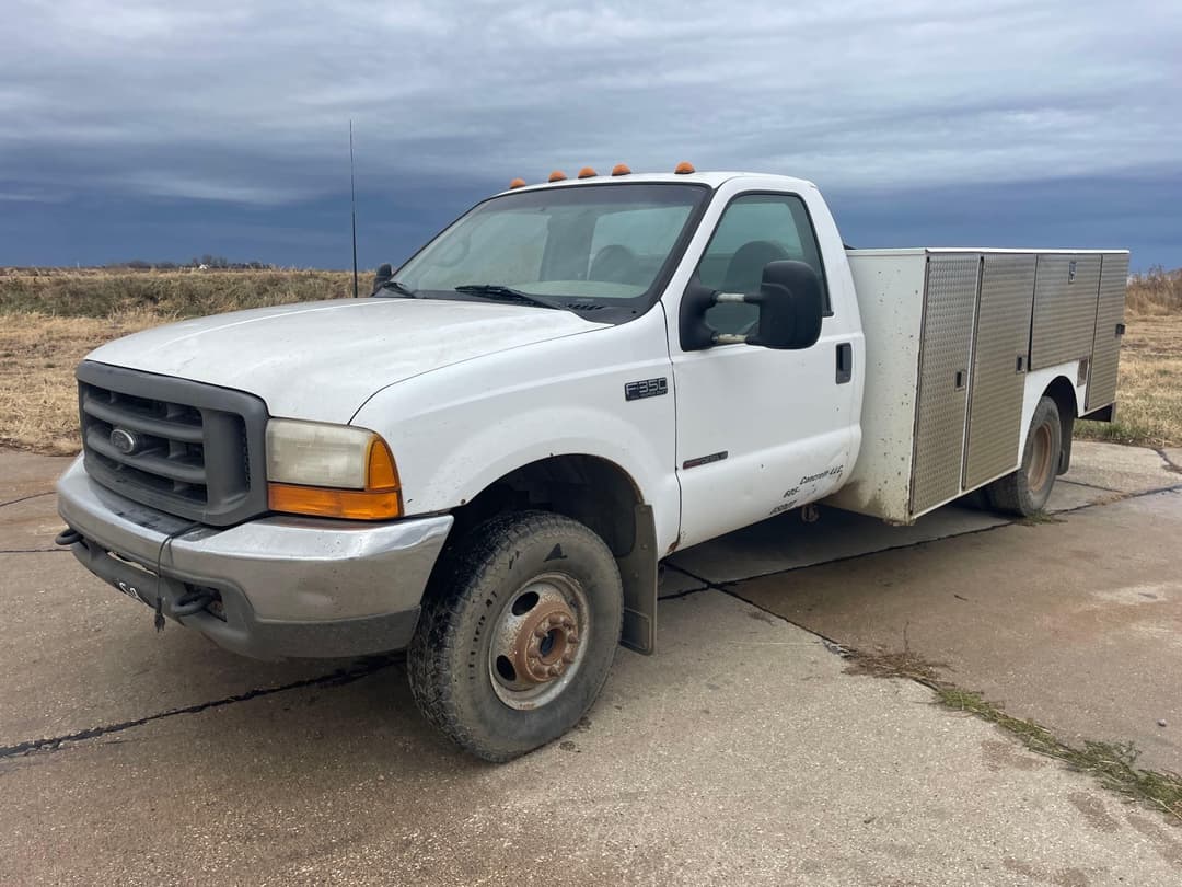 Image of Ford F-350 Primary image