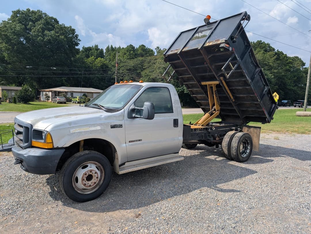 Image of Ford F-450 Primary image
