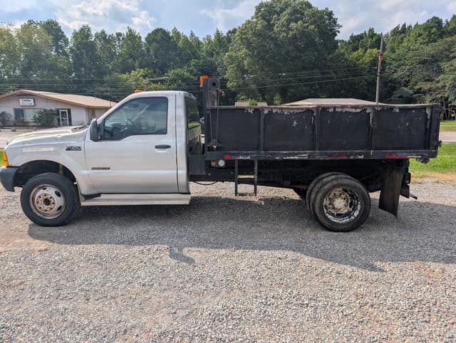 Image of Ford F-450 equipment image 2