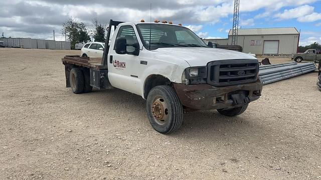 Image of Ford F-450 equipment image 2