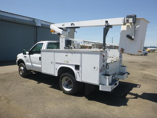 Image of Ford F-450 equipment image 3