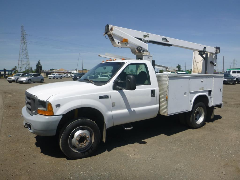 Image of Ford F-450 Primary image