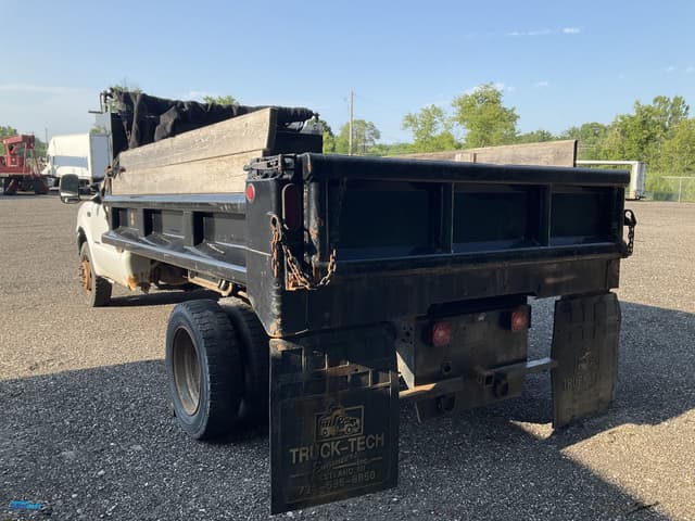 Image of Ford F-450 equipment image 2