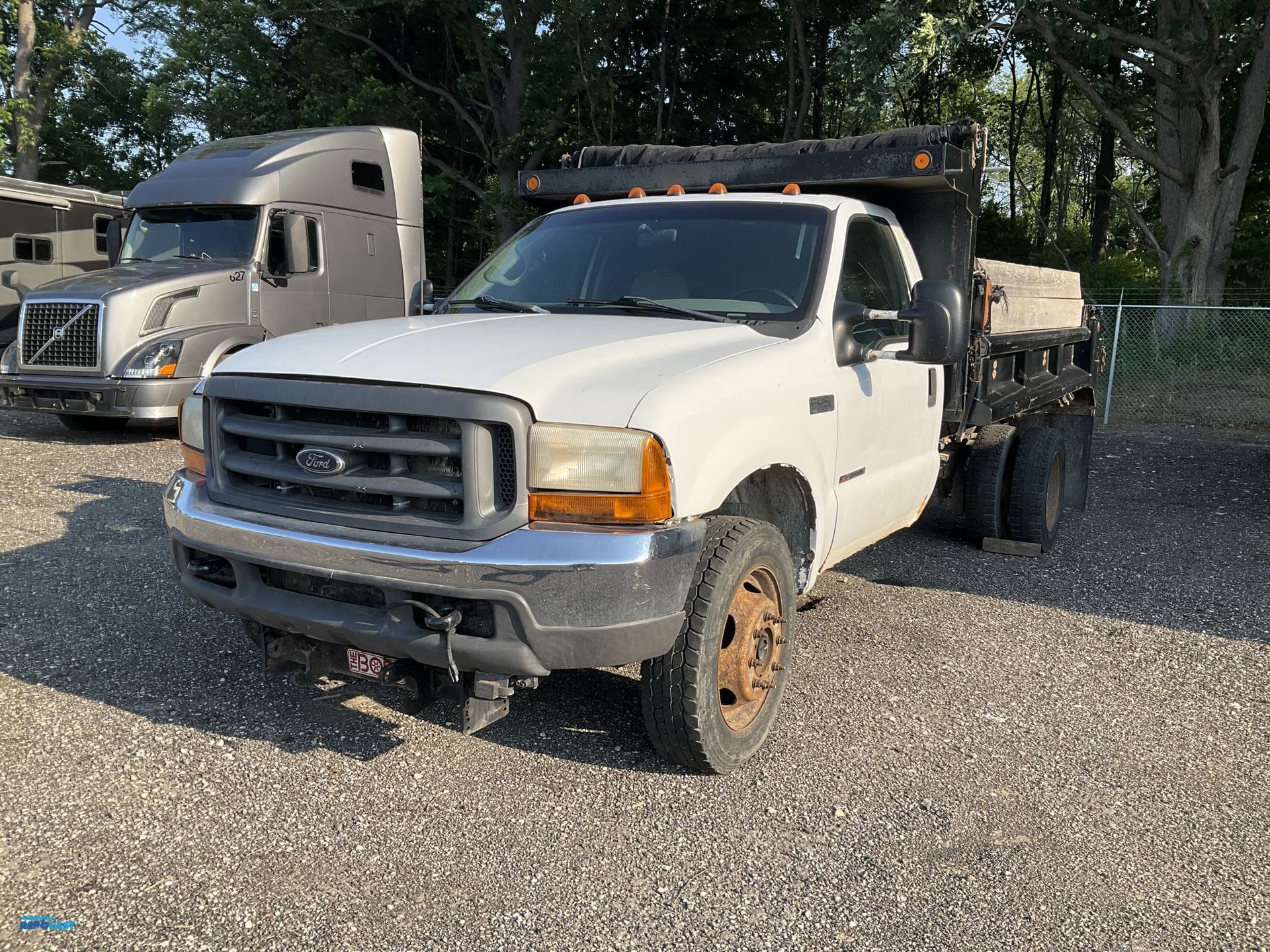 2000 Ford F-450 Equipment Image0