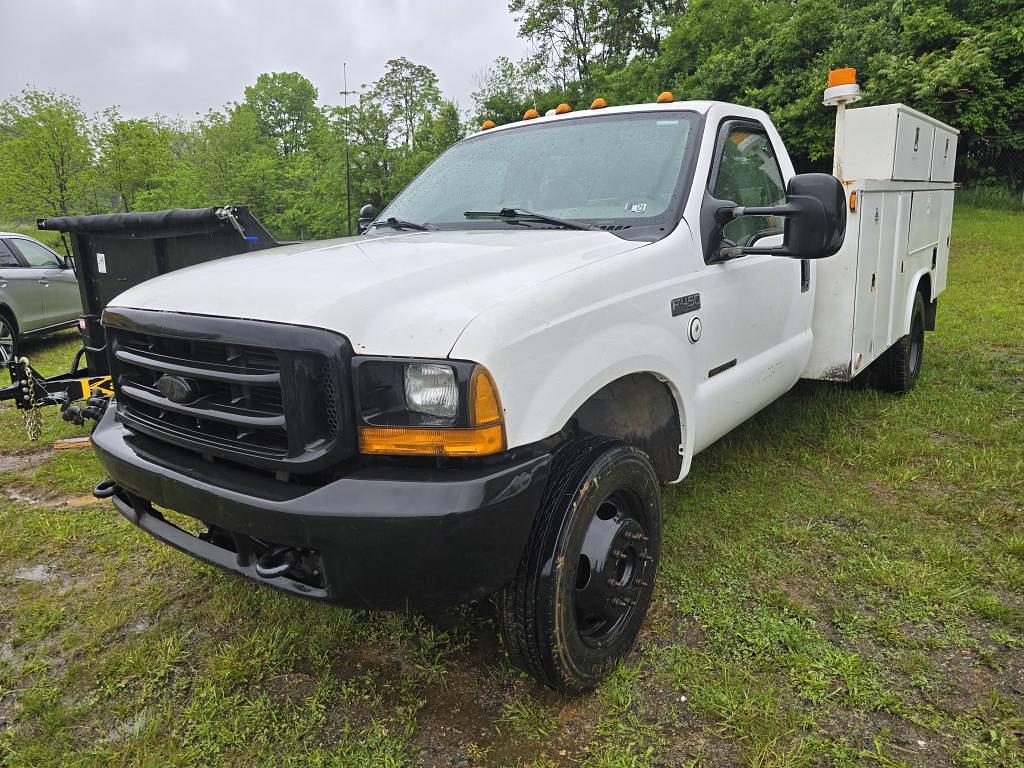 Image of Ford F-450 Primary image