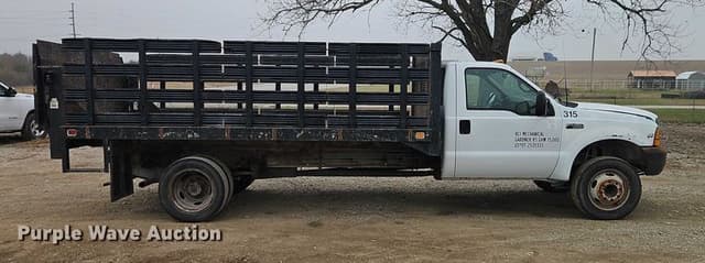 Image of Ford F-450 equipment image 3