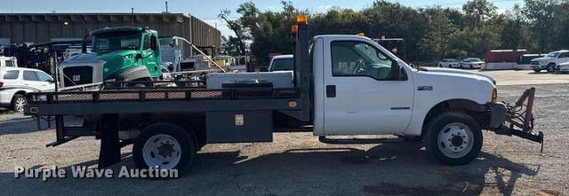 Image of Ford F-450 equipment image 3